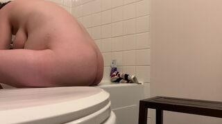 PREGNANT TEENY Spied Bathing! REAL 18 Year mature