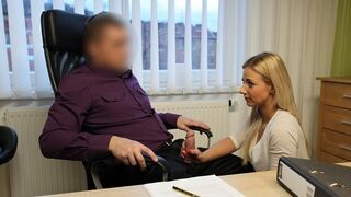 LOAN4K. Skank Scratched Moms Car so why she should Fuck Loan Agent