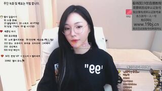 超甜的韩国妹子极品身材主播BJ美女跳舞制服诱惑直播第一季