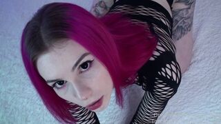 Pink Haired Girl Likes to Fuck Doggy Style. Spunk on her Butt.