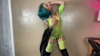 Laylaluxxx Give u a little Onlyfans Love