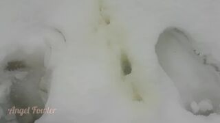 Want to Mark the Young Snow by my Pee