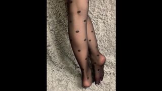 Как тебе мои новые колготки ??// How do you like my new tights ?