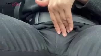 Touching vagina make me squirt in the car