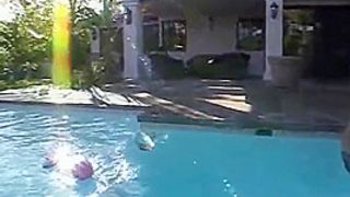 Thin blonde lezzie gets vagina fingered