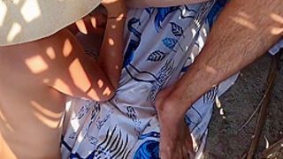 On A Une Grosse Envie De Baiser A Plage Avec Des Gens Partout Ils Nous Regardent