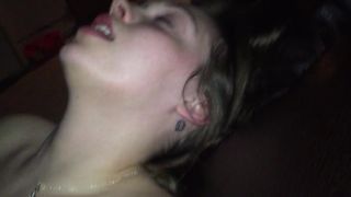 Amateur Teen gets Wet