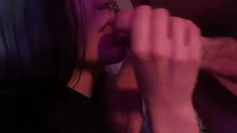 Perfect gothic lady makes me horny and i have to fuck her in the bed