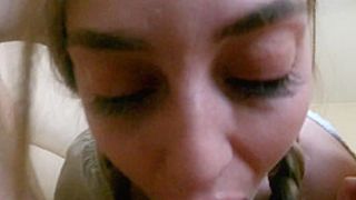 Trahnul V Gorlo Moloduu Goluboglazuu Blondinku I Spustil Ei V Rotik