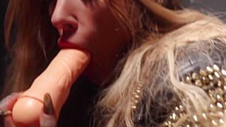 Daisy Lee In Masturbating Makes Herself Like