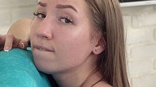 Put On A Show - Kate Quinn - Nubiles