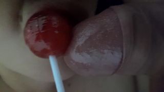 Se la chupo y se corre en mi boca semen caliente