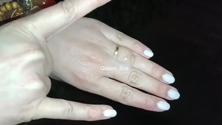 AMATEURS WIFEY SWALLOWS OFF WORK COLLEAGUE IN A PUBLIC PARK AND SENDS SEX TAPE TO CUCK-OLD BOY