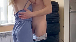 The Delivery Lover Drilled Up And Took The Complaint And Nailed The Blonde Hard With Charming Milf