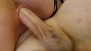 Fucking teeny hooker no condom on the couch and sperm in her