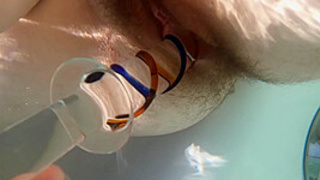 Fine Model Brille Masturbating Underwater In The Jacuzzi Unshaved Teenie Snatch