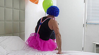 Kinko the Clown has a pee party with lil Amy - PissVids