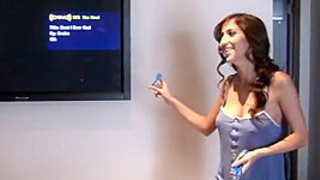 April O'Neal plays darts - Devineones