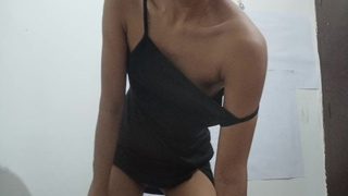 Indian vergin whore play with her twat