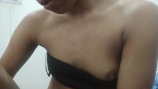 Skinny lady masturbation her tasty snatch