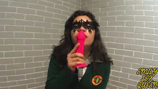 JOI | Colegiala mexicana de secundaria te da instrucciones para masturbarte - Emily Sex Queen