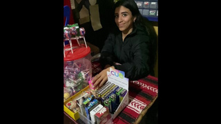 Otro cliente sale de mi tiendita satisfecho