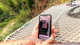 two Deutsche Männer im Urlaub suchen sich eine Schlampe für einen Dreier