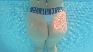 Underwater Pawg