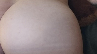 Playing with a enormous butt sex plug