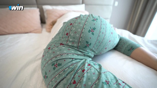 stepsis dreams about stepbrother while he rides her and jizz inside