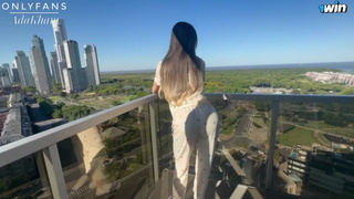 Influencer shows off on the balcony and pays for a trip to Argentina with spunk in her vagina - AdaKham