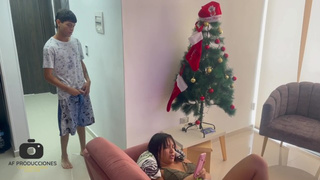 I discover my stepmother's lady watching porn and I fuck her in exchange for keeping the secretly watching.