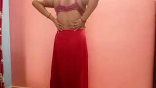 Desi Chubby Pallavi’s First Time – Close-Up Fingering & Tight Vagina Play