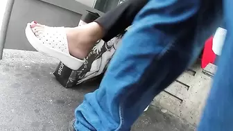 BEST 2019 SEXY MILF LEGS TEEN TOES AMATEUR VOYEUR CANDID FEET 203