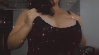 Brunette Amateur Show your High Boobs