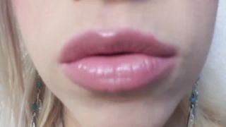 Clear Glossy Lip Smacking