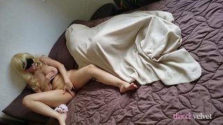 I Masturbate next to my Roommate Quietly so I don't Wake her up