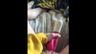 Petite Whore makes herself Squirt