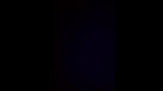 漂亮女孩喝醉被捡尸