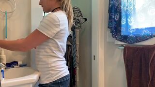 My first ever Spy Attempt. Hope to Catch her Naked!