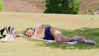 Elizabeth T Wild Siesta P1